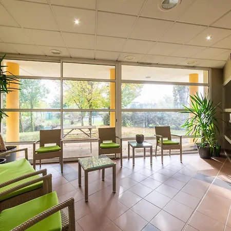 Hotel apartamentowy Columba - Meubles Sud 4*