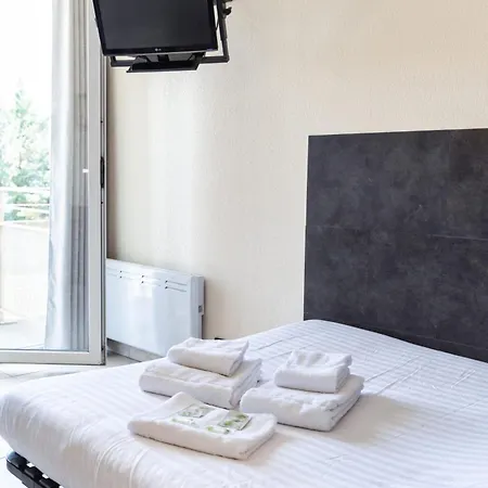Columba - Meubles Sud 4* Ажен