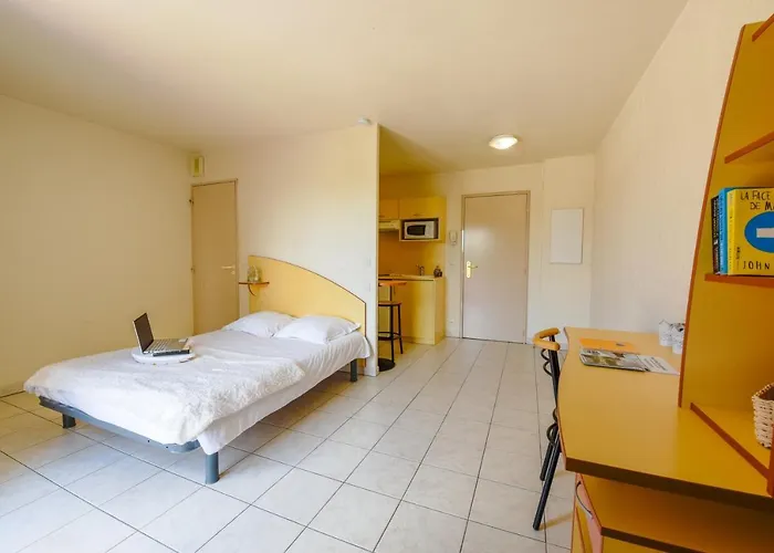 Columba - Meubles Sud 4* Agen