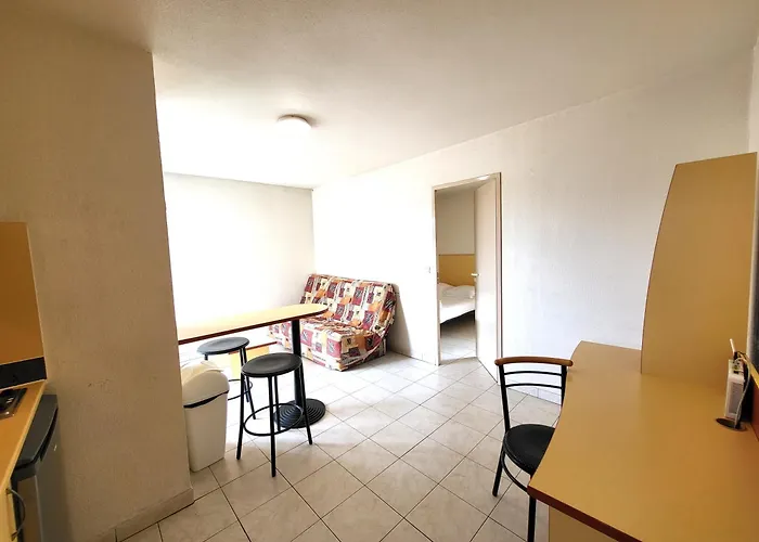 Columba - Meubles Sud 4*