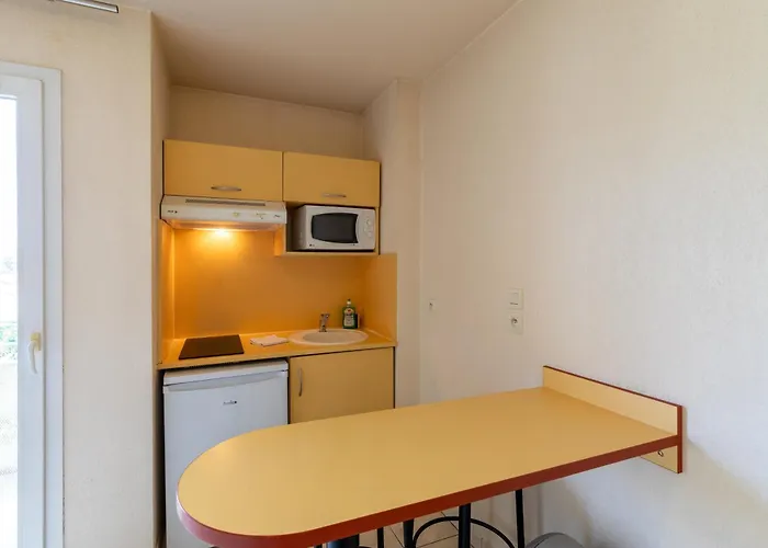 Columba - Meubles Sud 4*